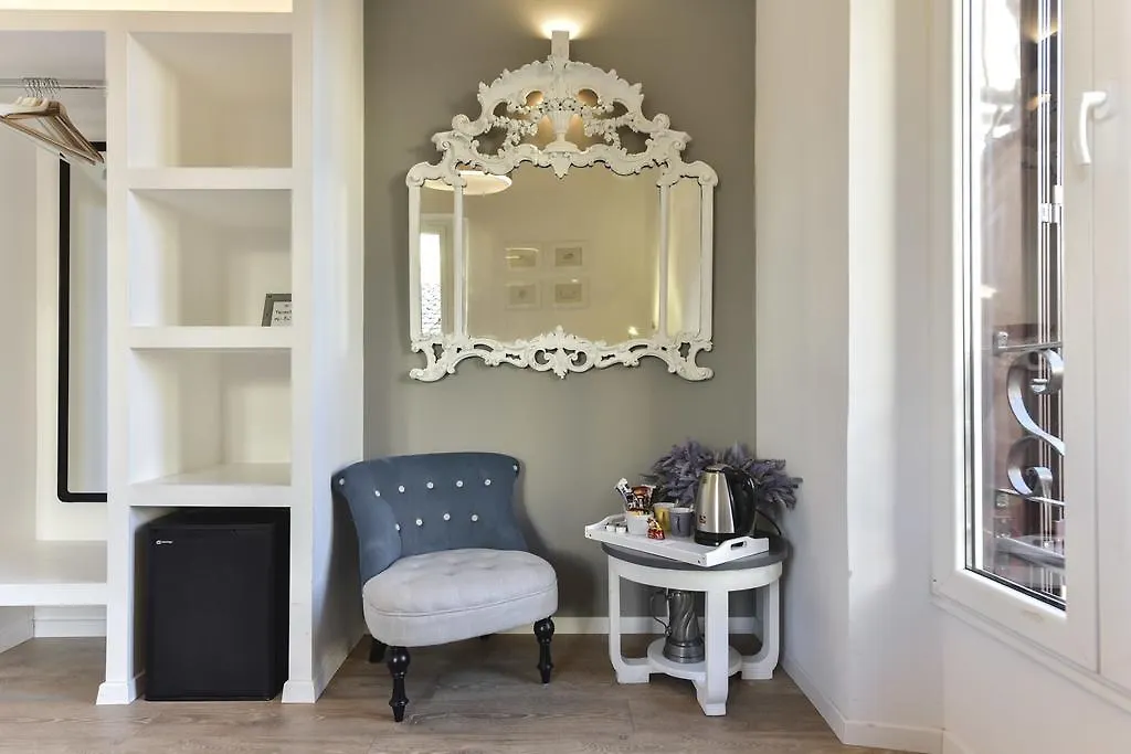 Bed & Breakfast B&B Casa Angelini Rome Italy